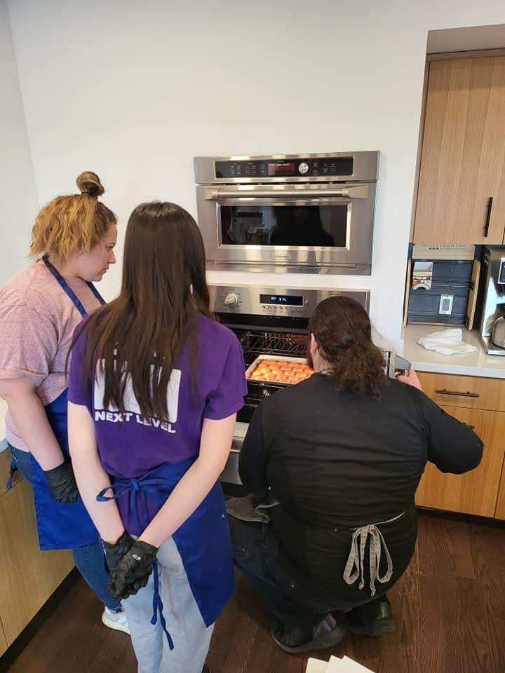 Baking/Cake Decorating Class